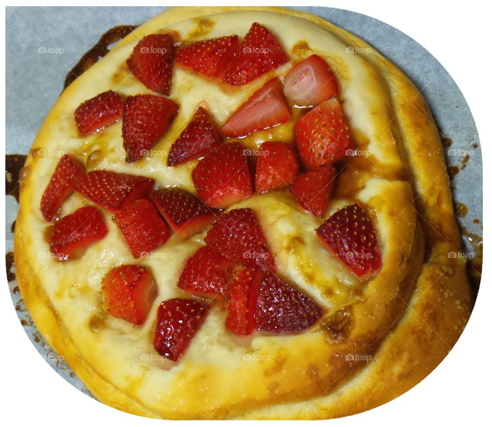 strawberry pizza