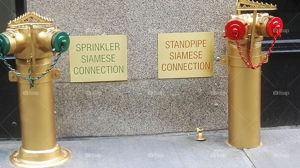 Metal : coloured Siamese connectors 