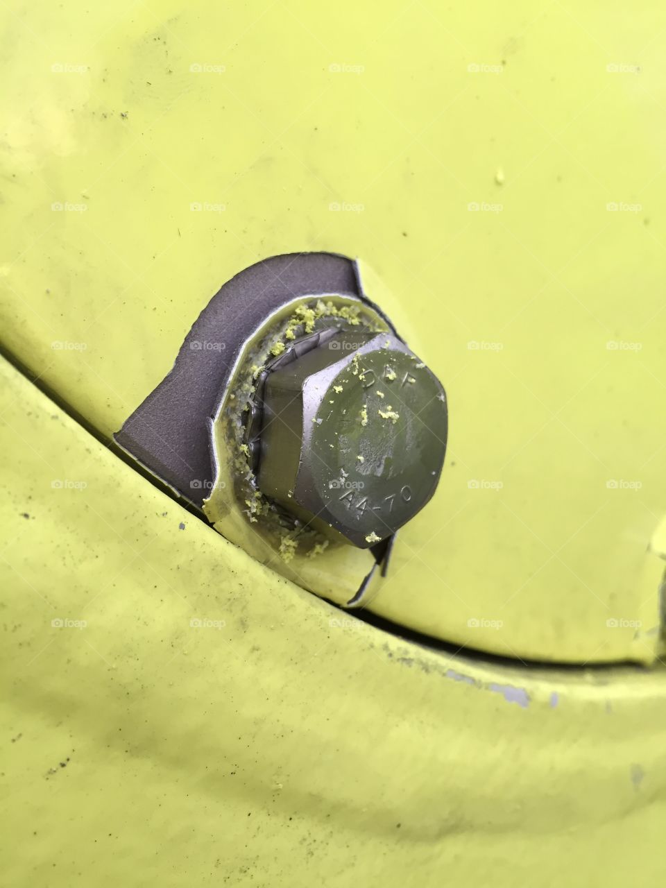 It's when you tighten too much the painting cracks