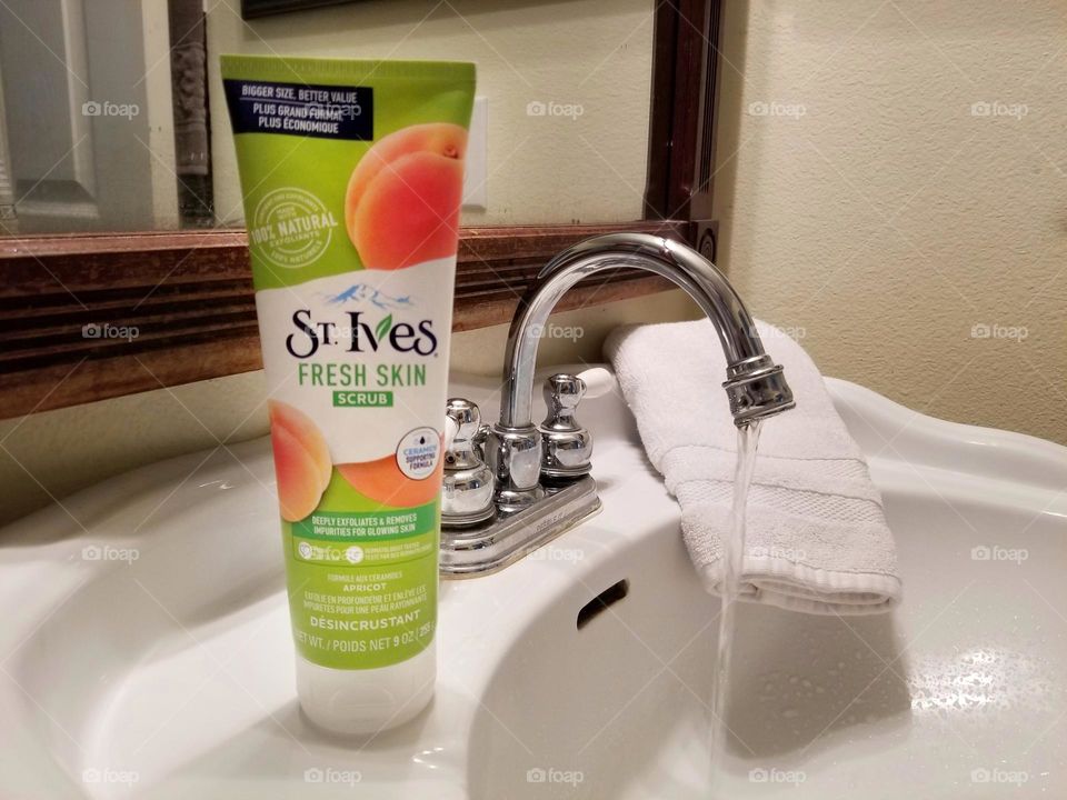 St Ives face scrub