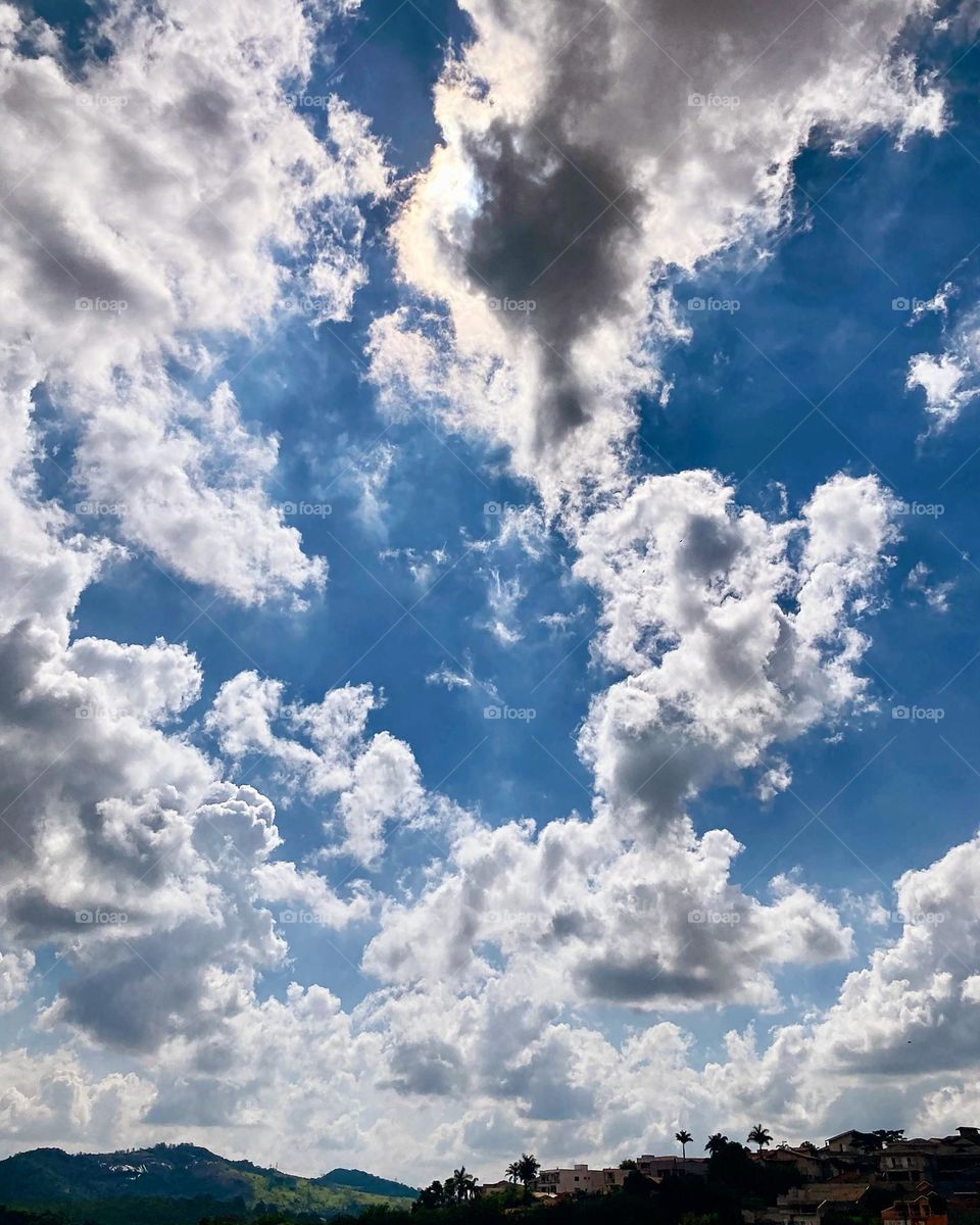 E o céu azul mesclado de nuvens?
A natureza sempre nos surpreende…
📸
#FOTOGRAFIAéNOSSOhobby
#entardecer #sunset #sky #céu #natureza #horizonte #fotografia #paisagem #landscapes #inspiração #mobgrafia #XôStress #nuvens #clouds #Itatiba