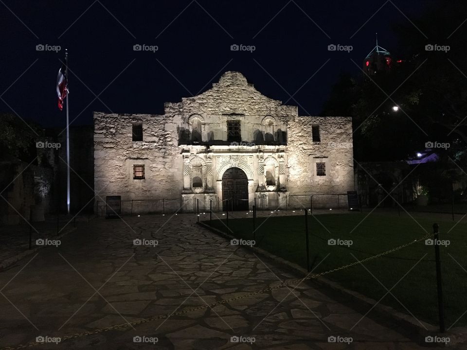 The beautiful Alamo at nighttime. 