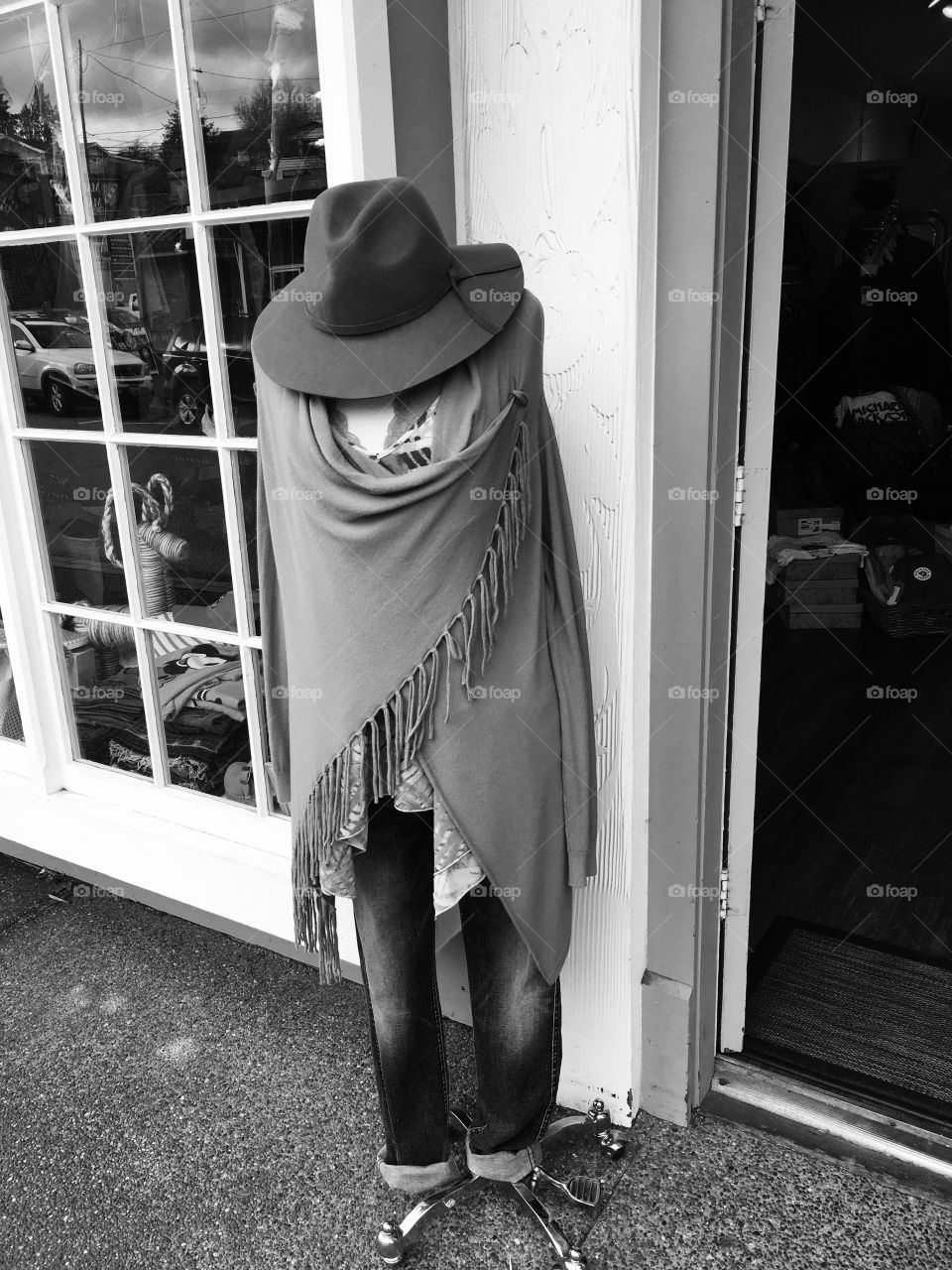 Storefront street mannequin 