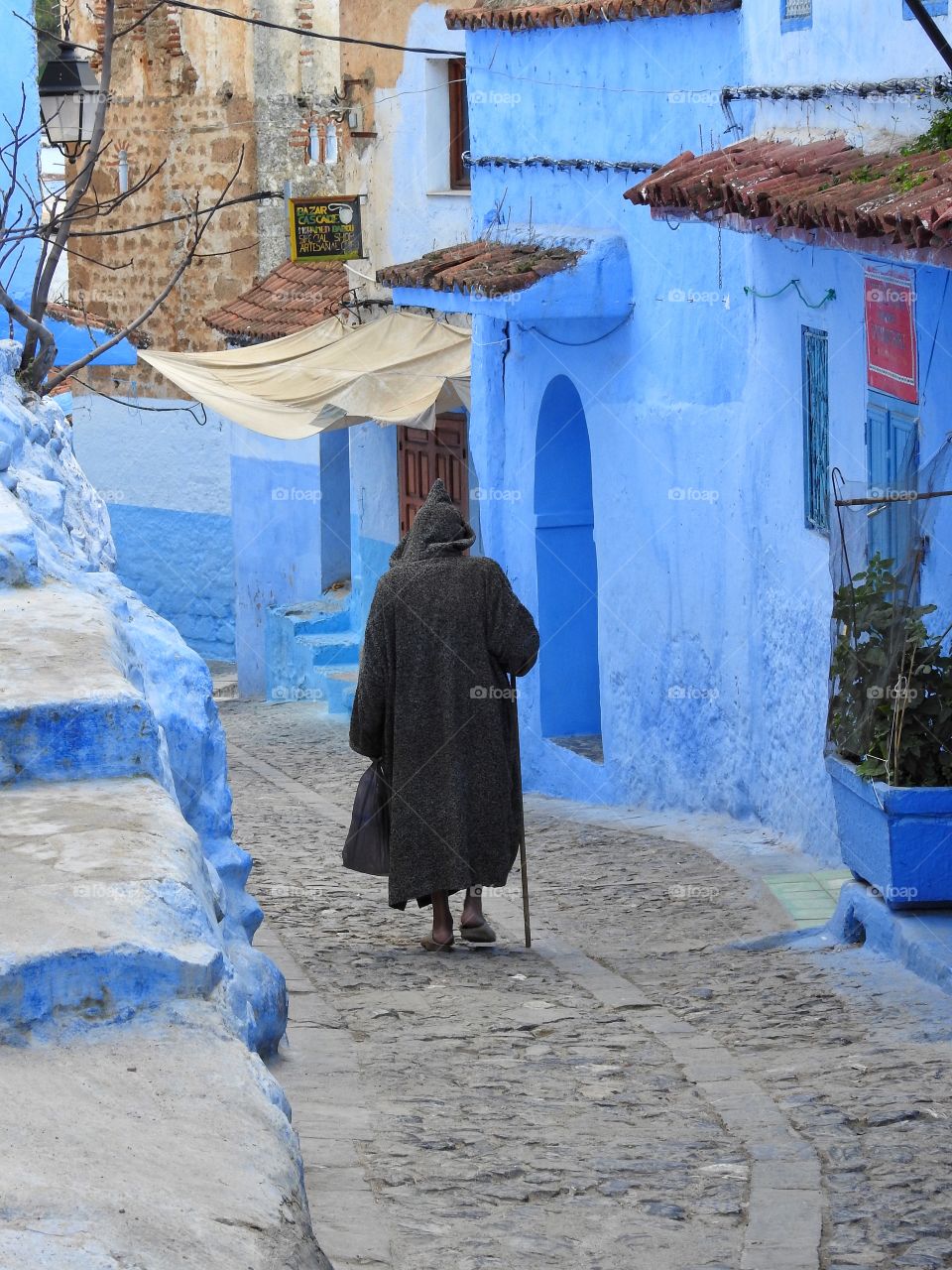 Walking the streets of Chefchauen 