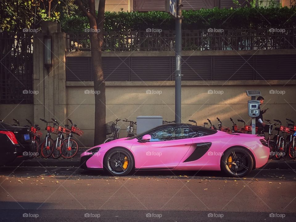 Nothing like a fancy PINK racing car on the streets of congested downtown Xintiandi in Shanghai 
