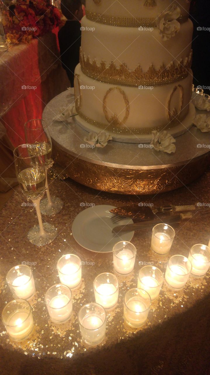 wedding cake and champagne