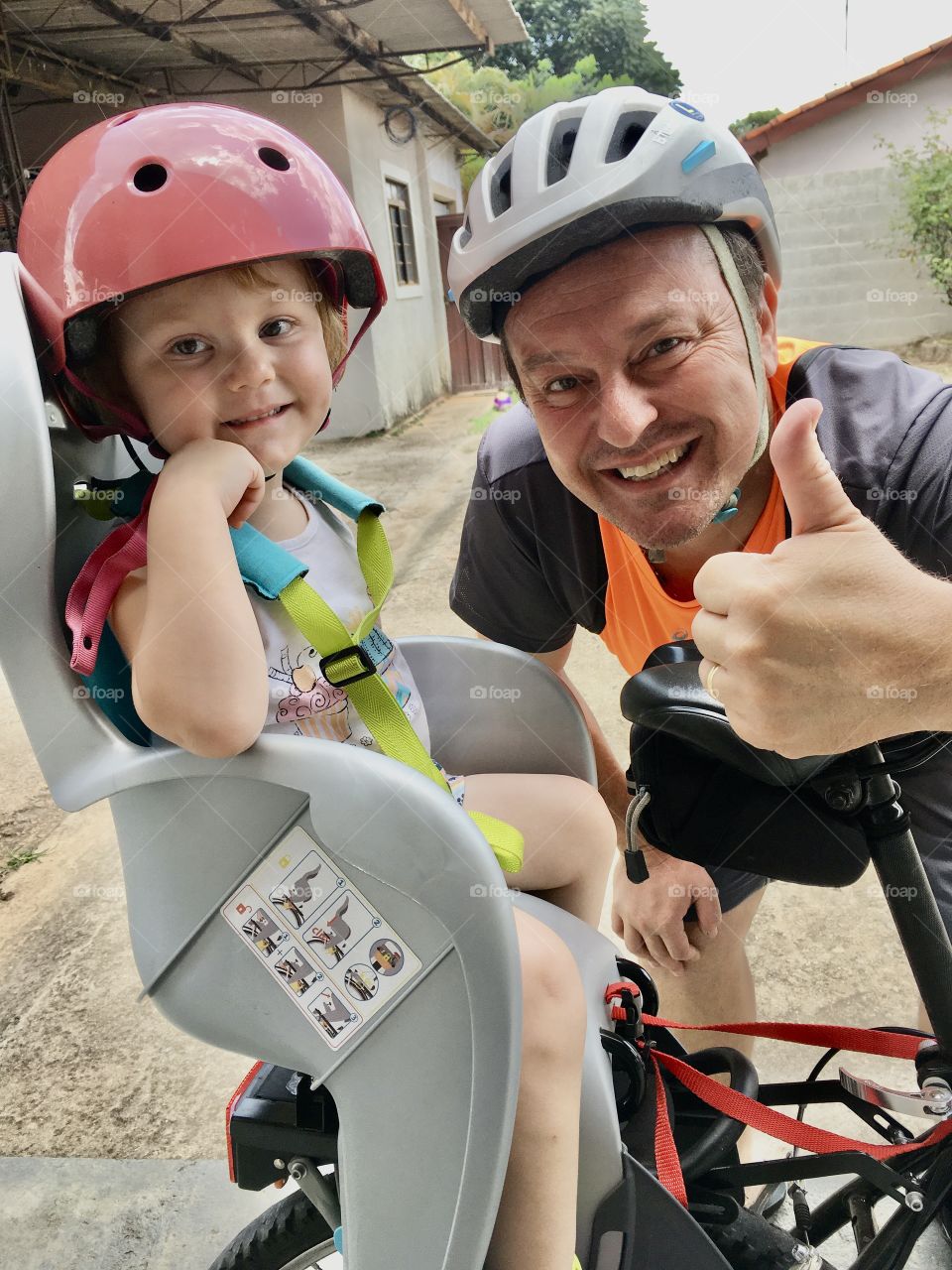 Um dia muito bom com a filhota! Nossa #pedala matinal foi boa demais!
🚲 
#família #bicicleta #bike #sorriso