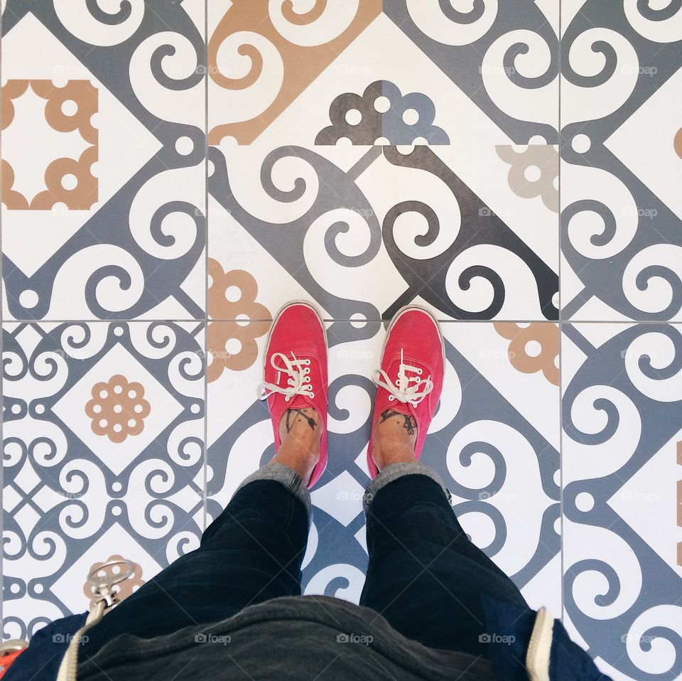 Another really cool floor in a bathroom. So I took a photo. 