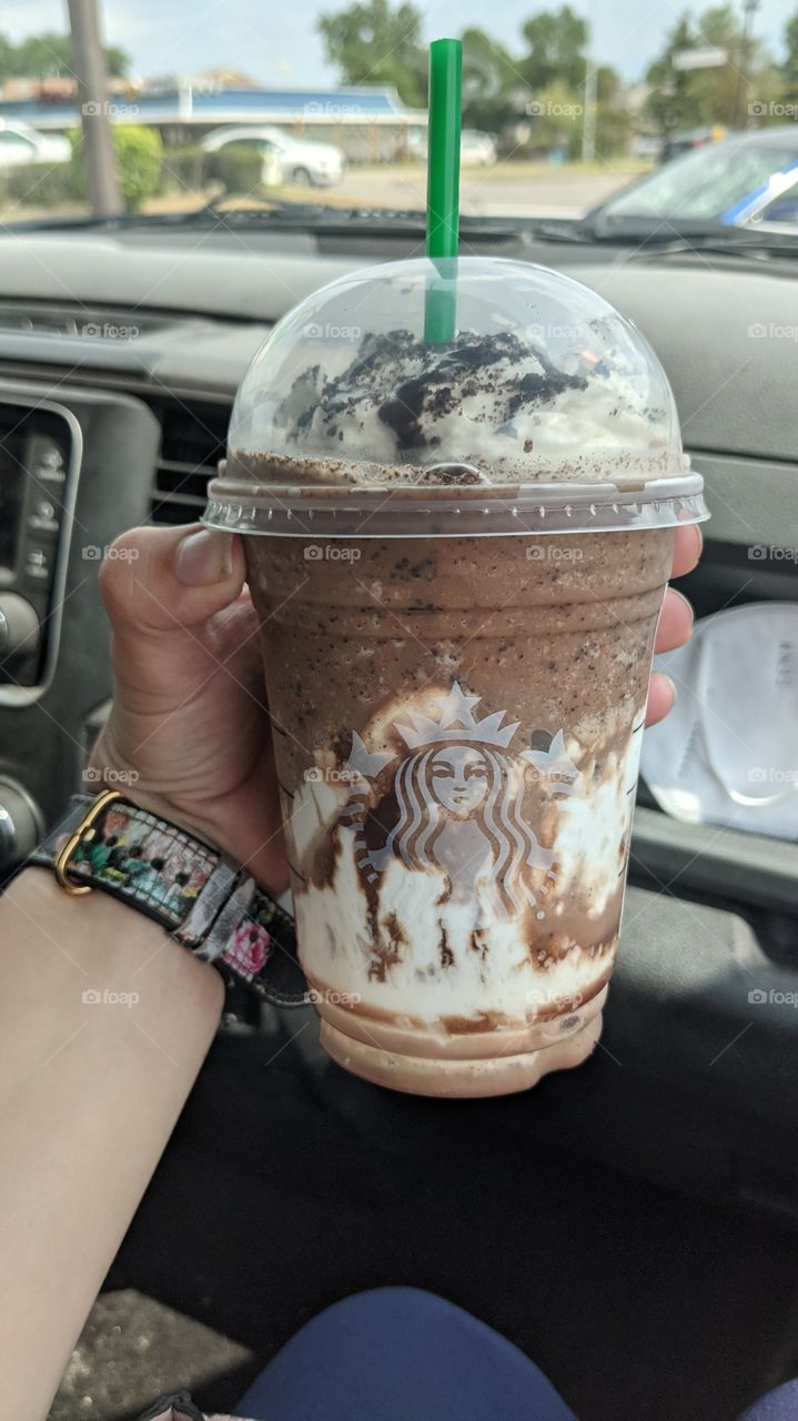 The chocolate cookie crumbles frappuccino from starbucks
