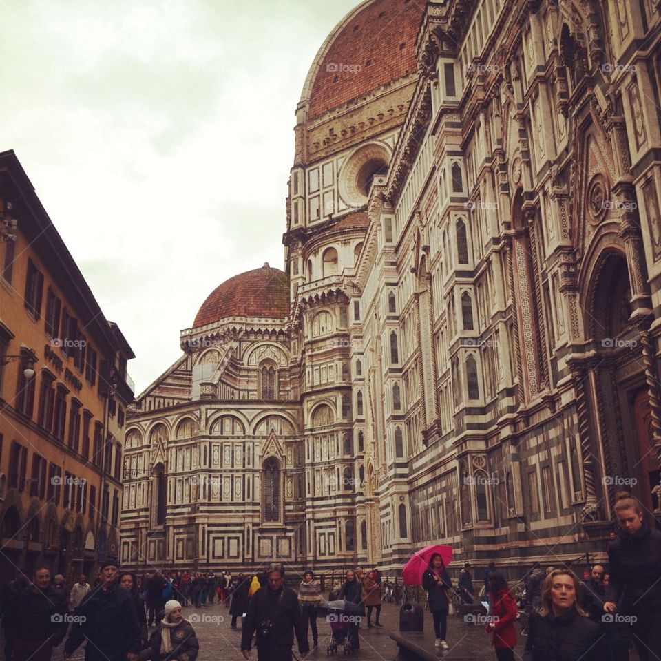 una giornata di pioggia a la Basilica di Santa Maria del Fiore