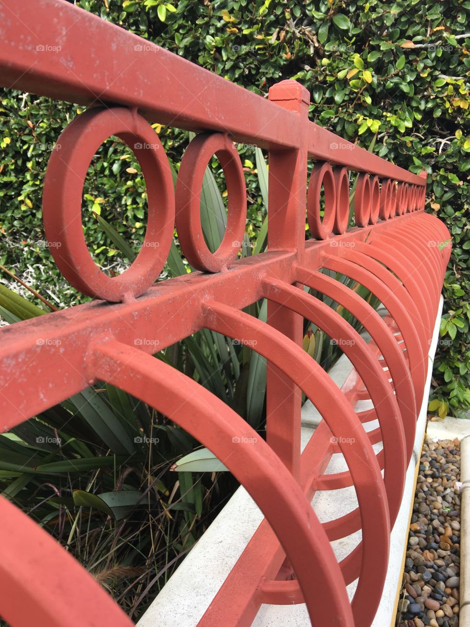 Red curve metal garden edge 