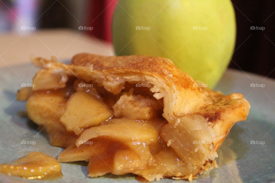 homemade apple pie