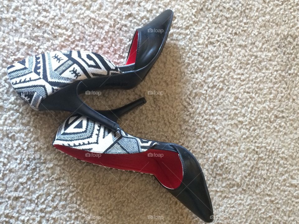 Patterned heels