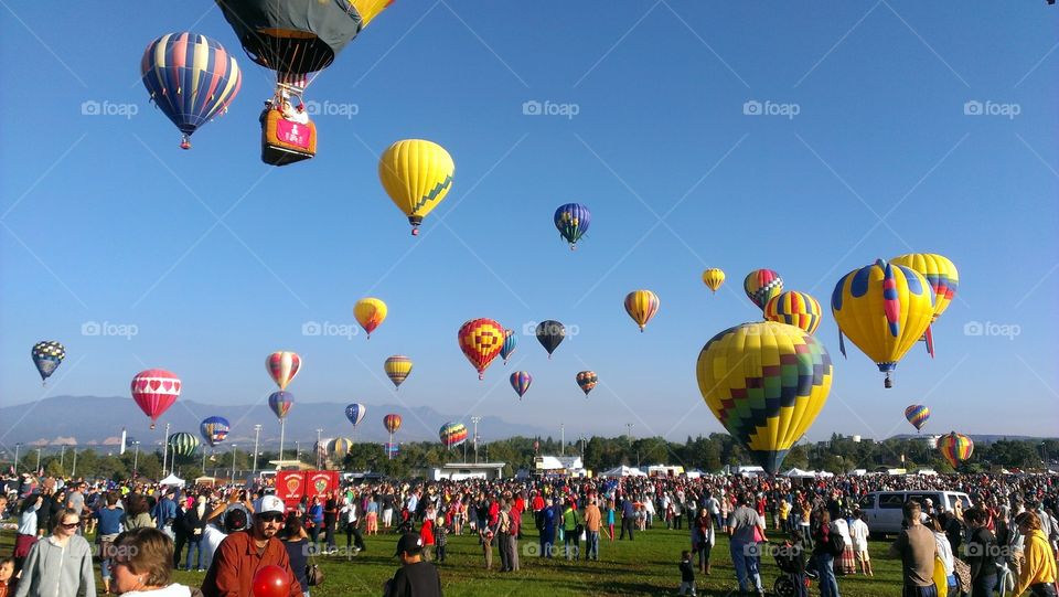 balloon lift off. Colorado Springs annual balloon classic festival