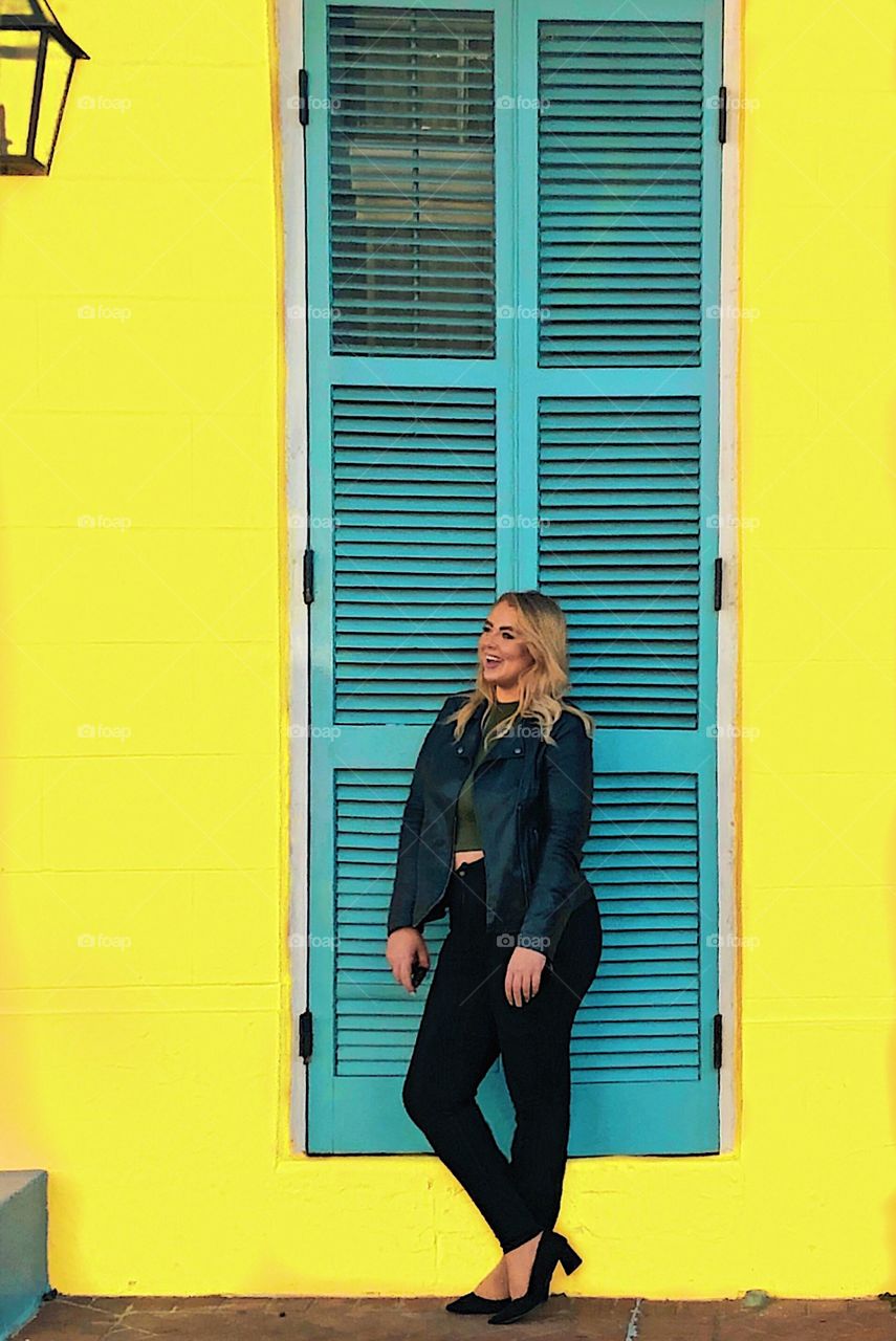 Blonde woman in New Orleans’ French Quarter