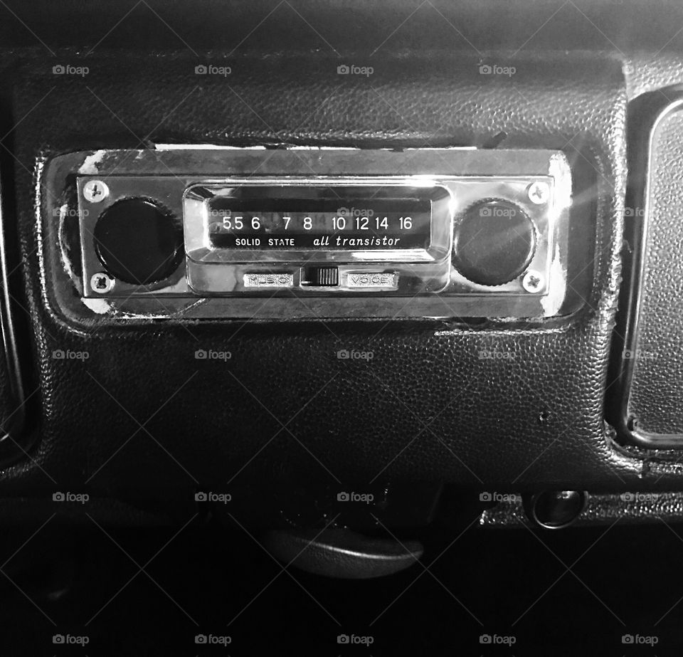 Vintage car radio