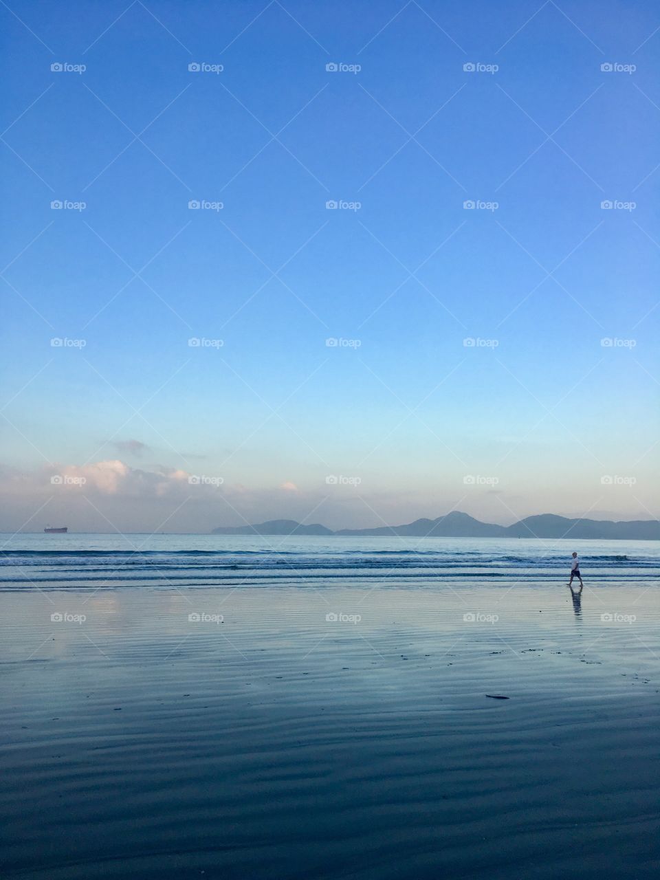 🌅Desperte, #Santos!
Ótimo #Domingo a todos.
🍃
#sol #sun #sky #céu #photo #nature #morning #alvorada #natureza #horizonte #fotografia #paisagem #inspiração #amanhecer #mobgraphy #mobgrafia #Praia #Mar #Litoral