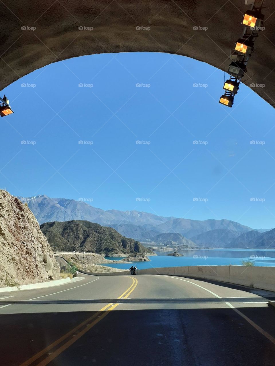 camino hacia la montaña en Mendoza