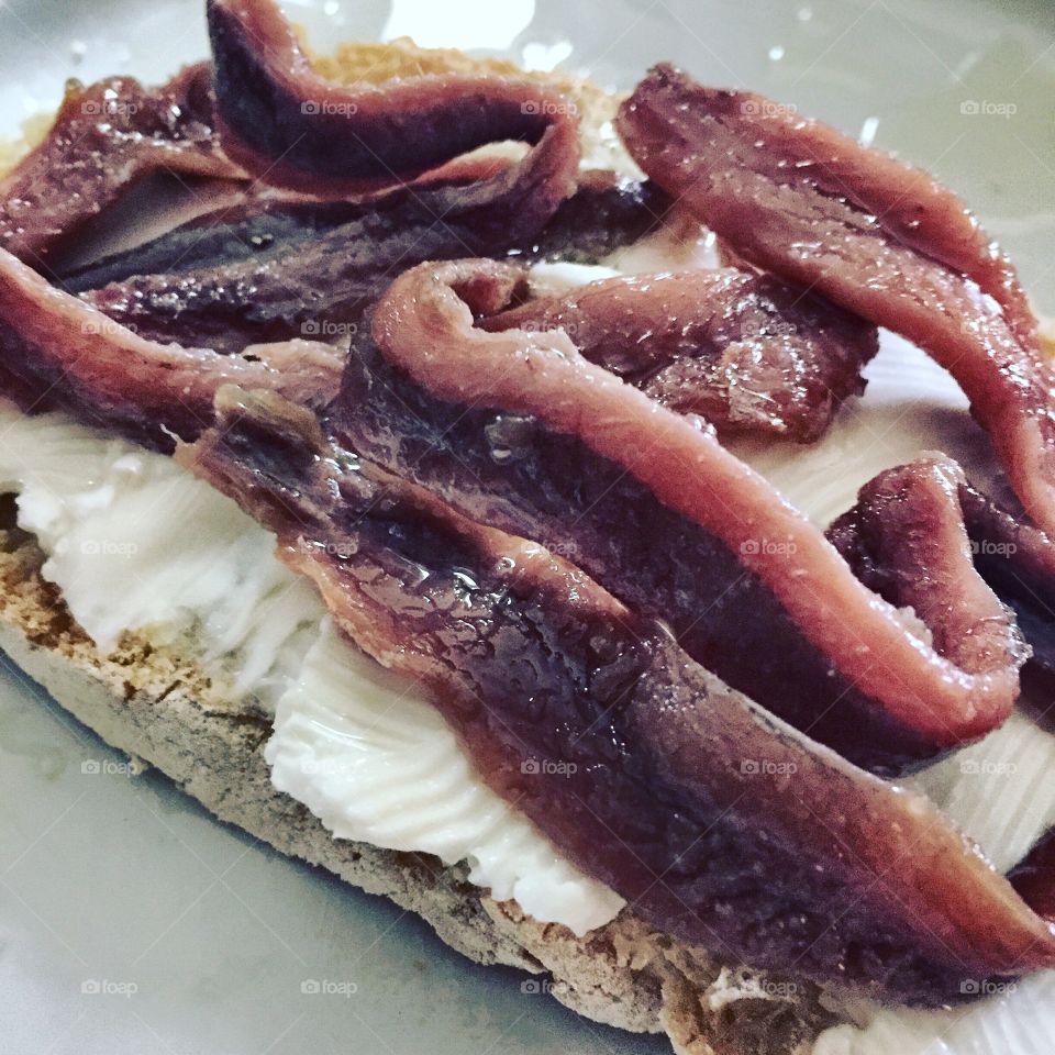 Sardine butter and bread 