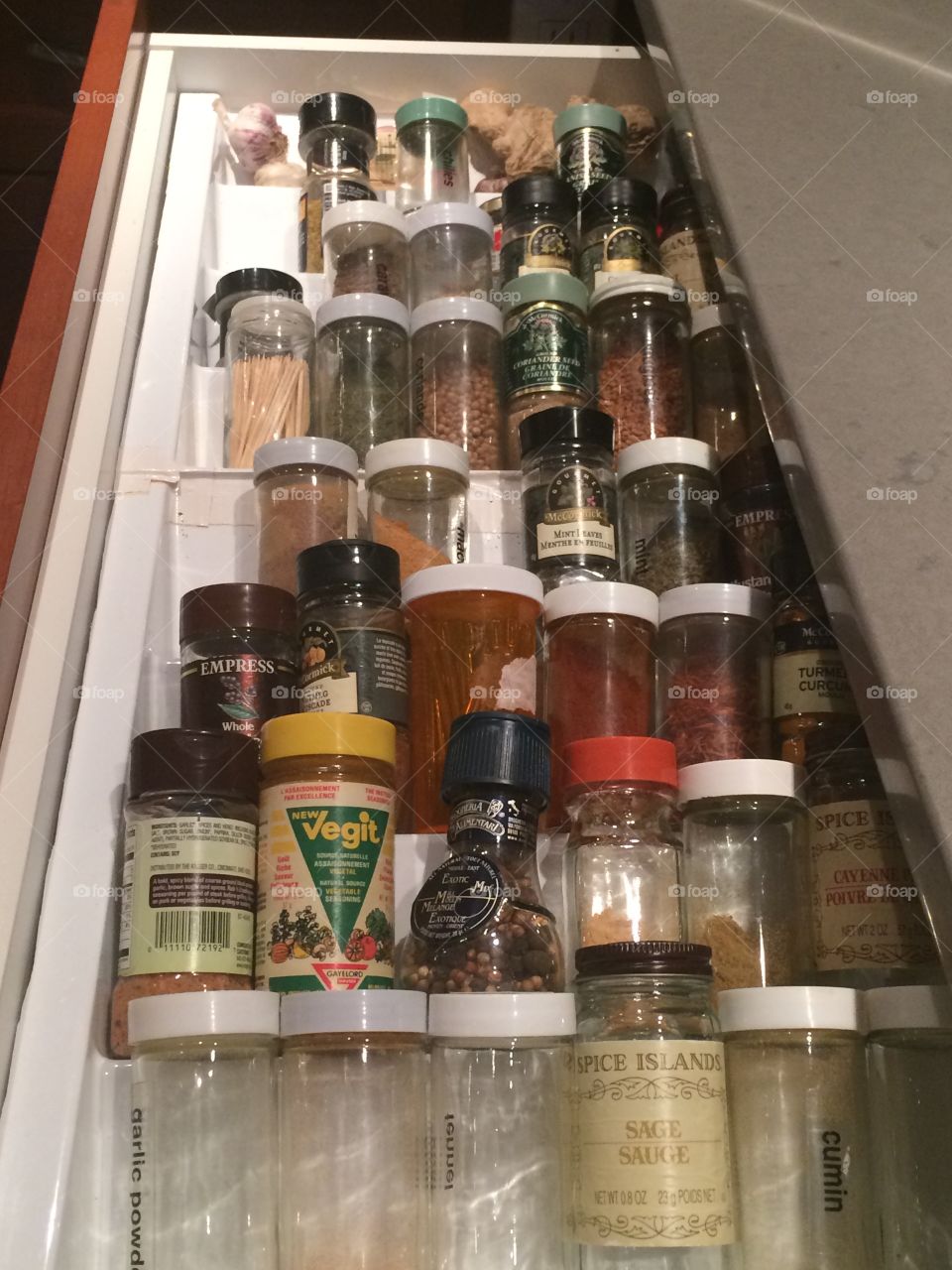 This pic is here to spice up your day with this drawer of epicures, seasonings and spices 