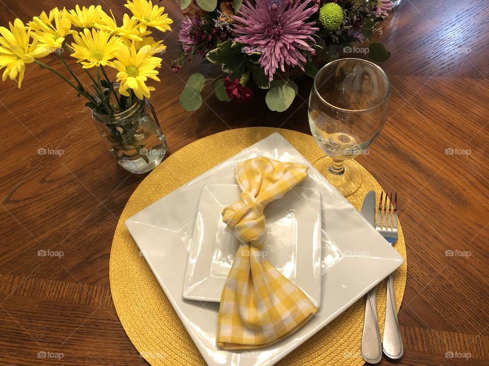 Table setting 