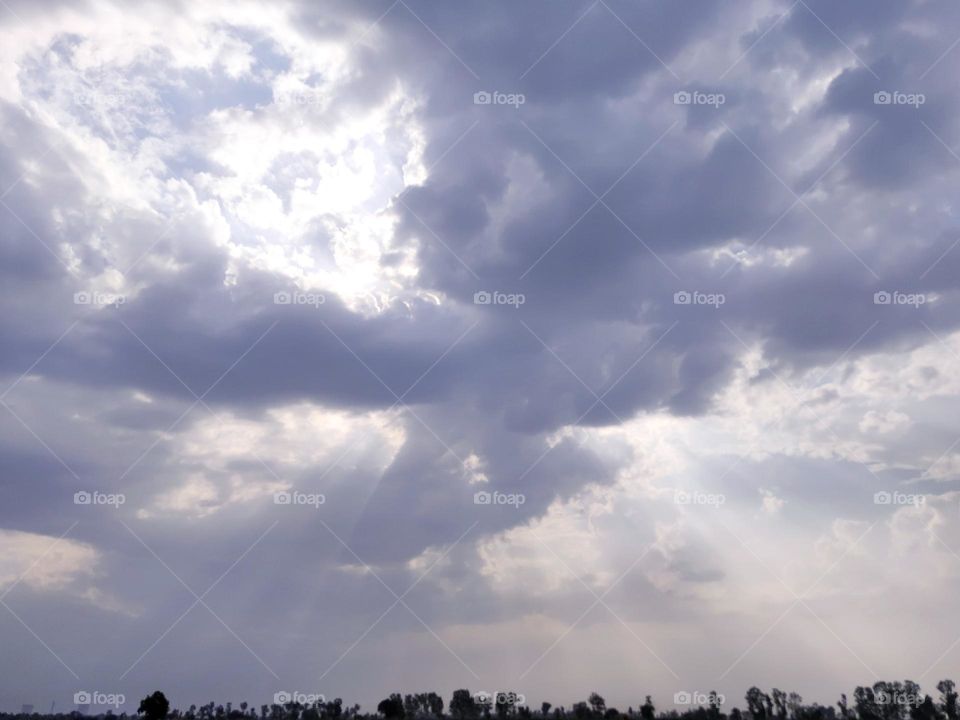 Sunlight sieving through clouds