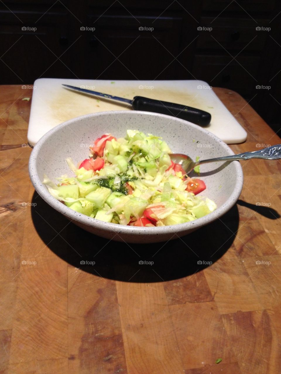 SALAD with CUTTING BOARD