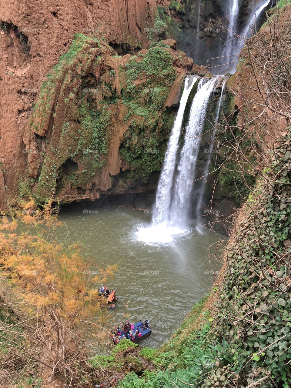 Riverboats to waterfall 