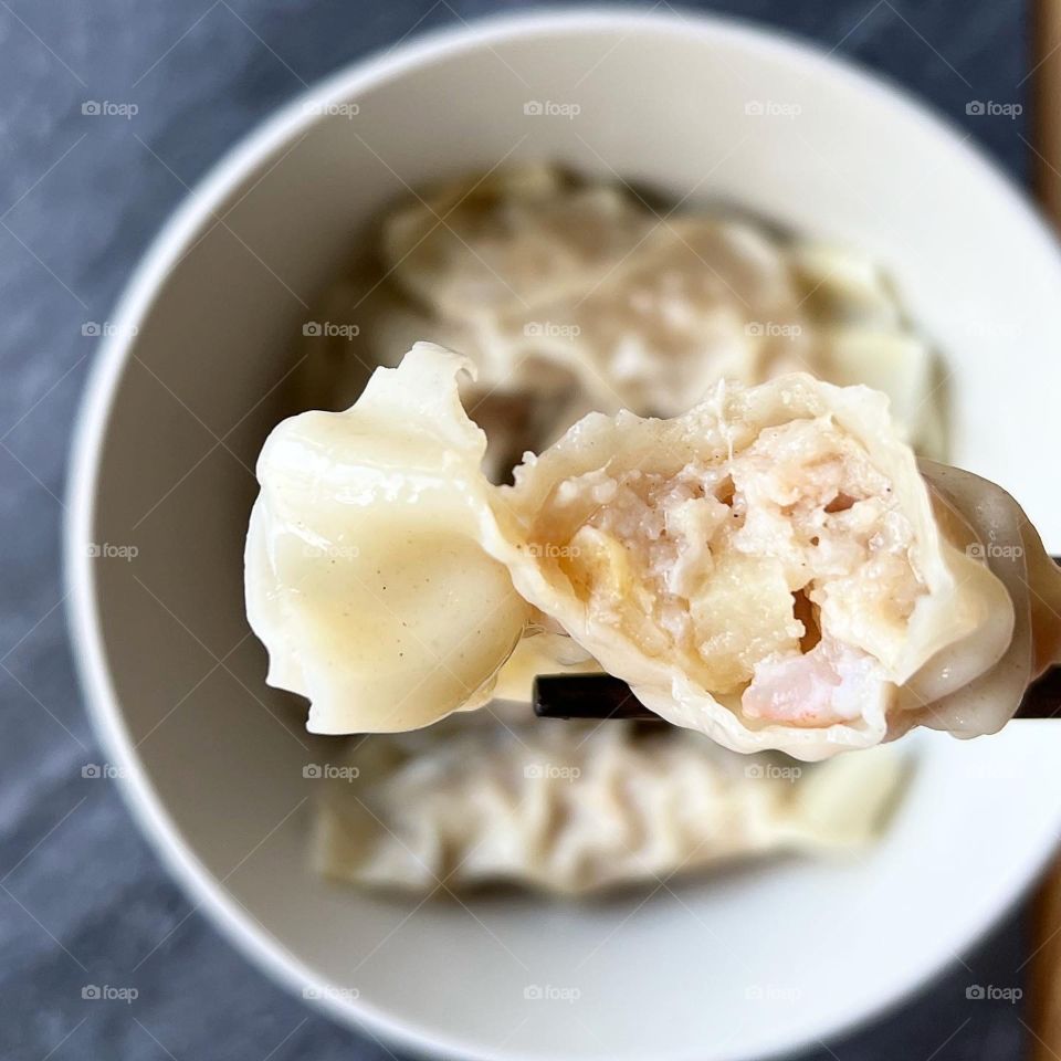 Boiled dumpling in asian flavour 