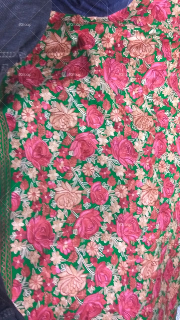 greeny red embroidary