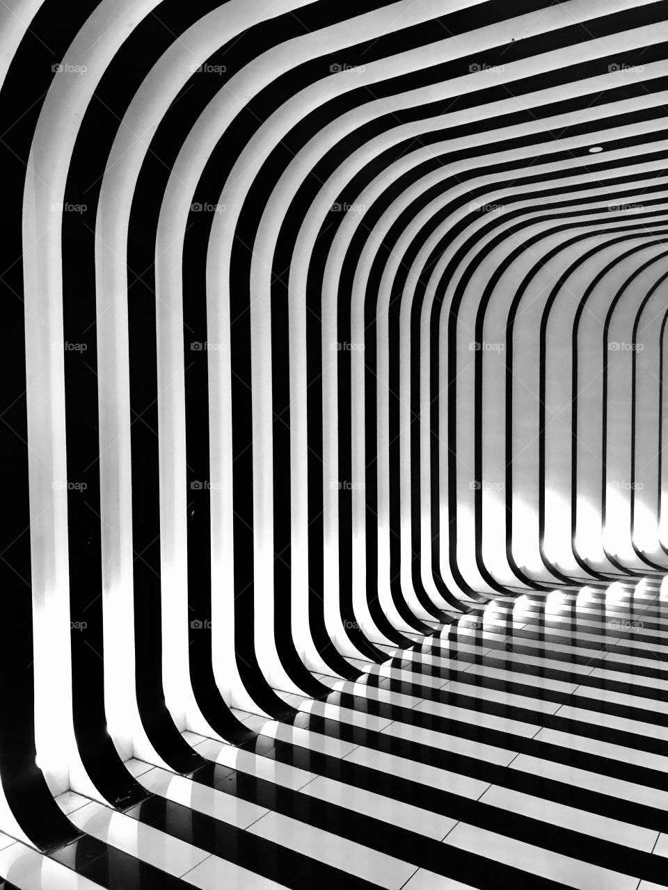 Tunnel in black and while 