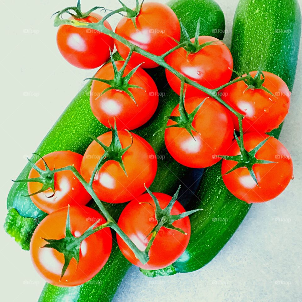 Tomatoes Red Zucchini Green 