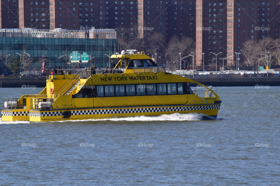 Water taxi 