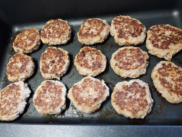 Meatballs in a frying pan