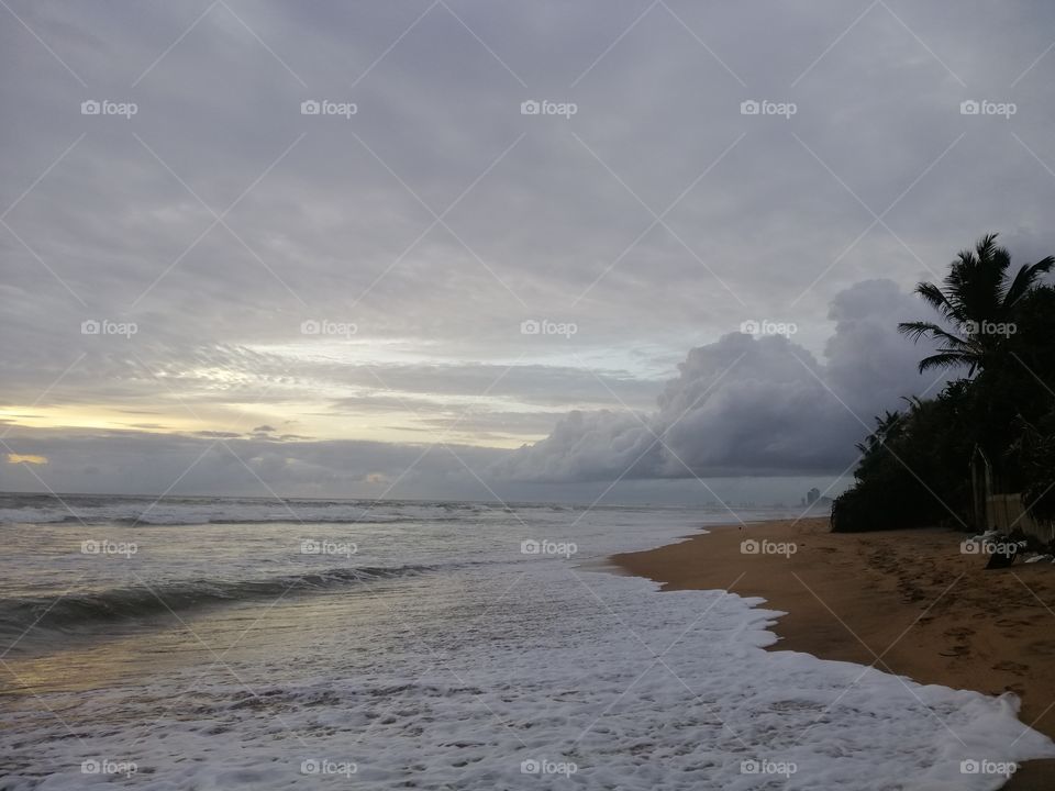 mountlaviniya beach ...