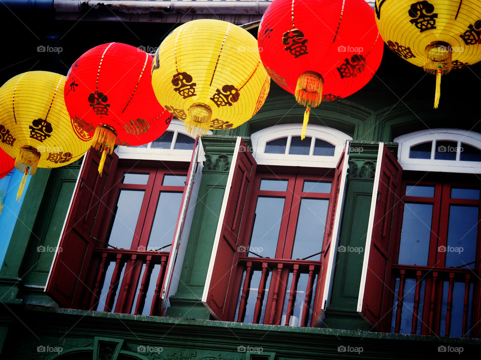Lanterns and shophouse in Chinatown Singapore 