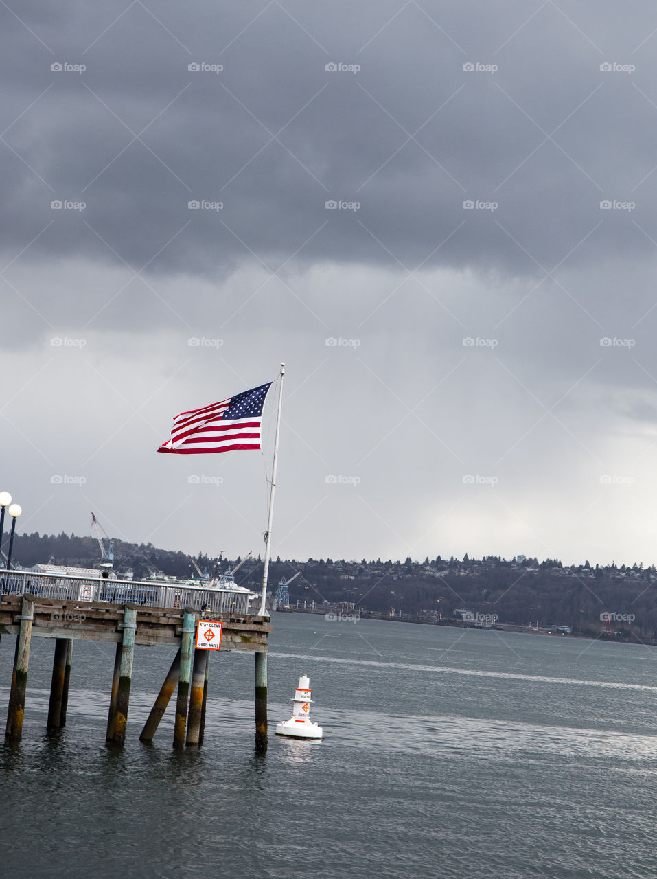 Dark clouds are coming in over US - symbolic image with the union jack