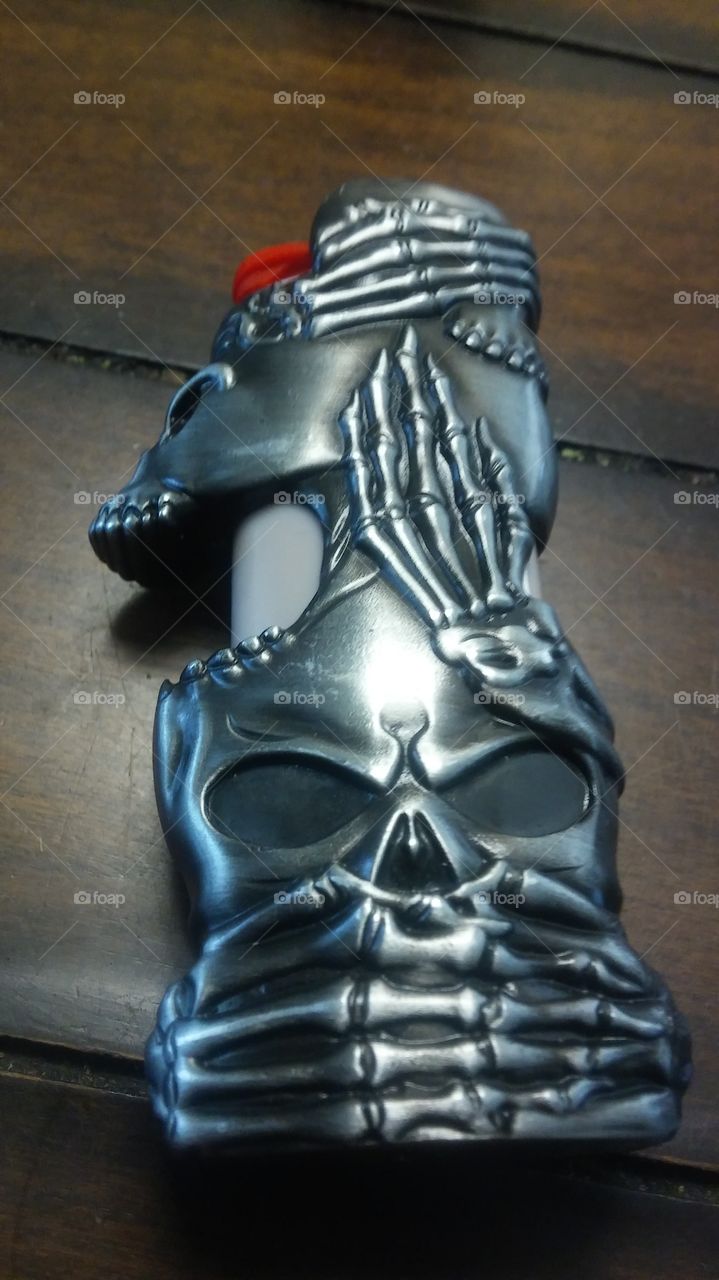 skull lighter case