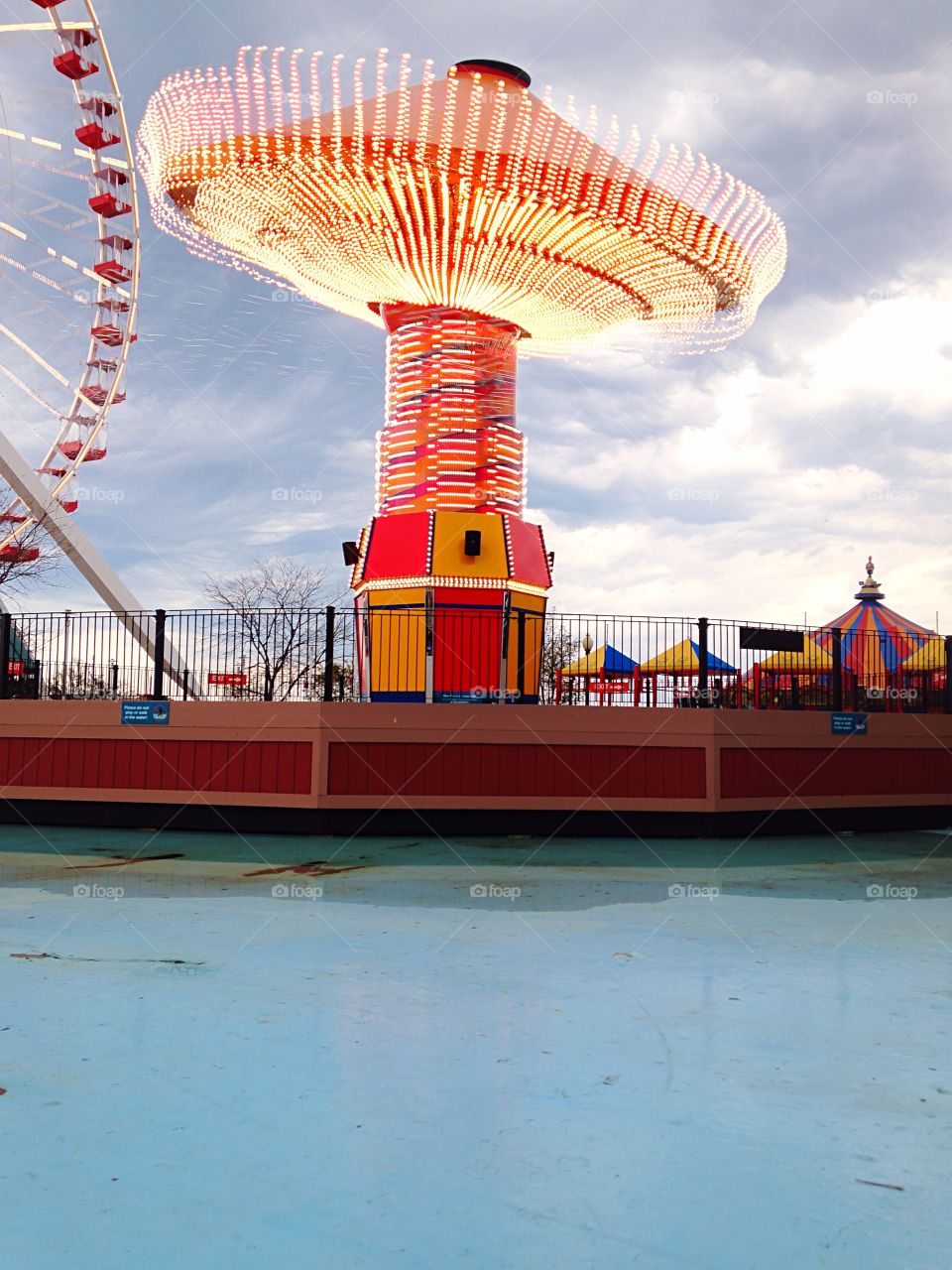 Merry go round . Navy pier 