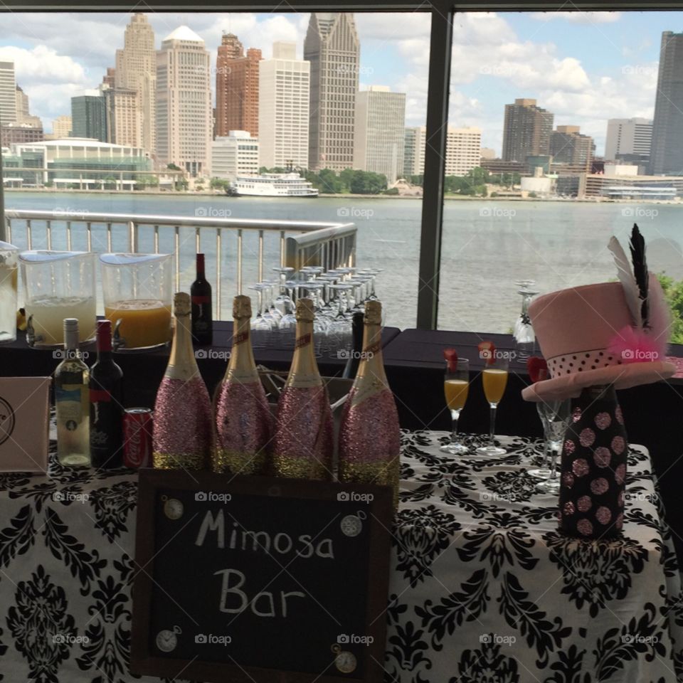 Mimosa Bar
