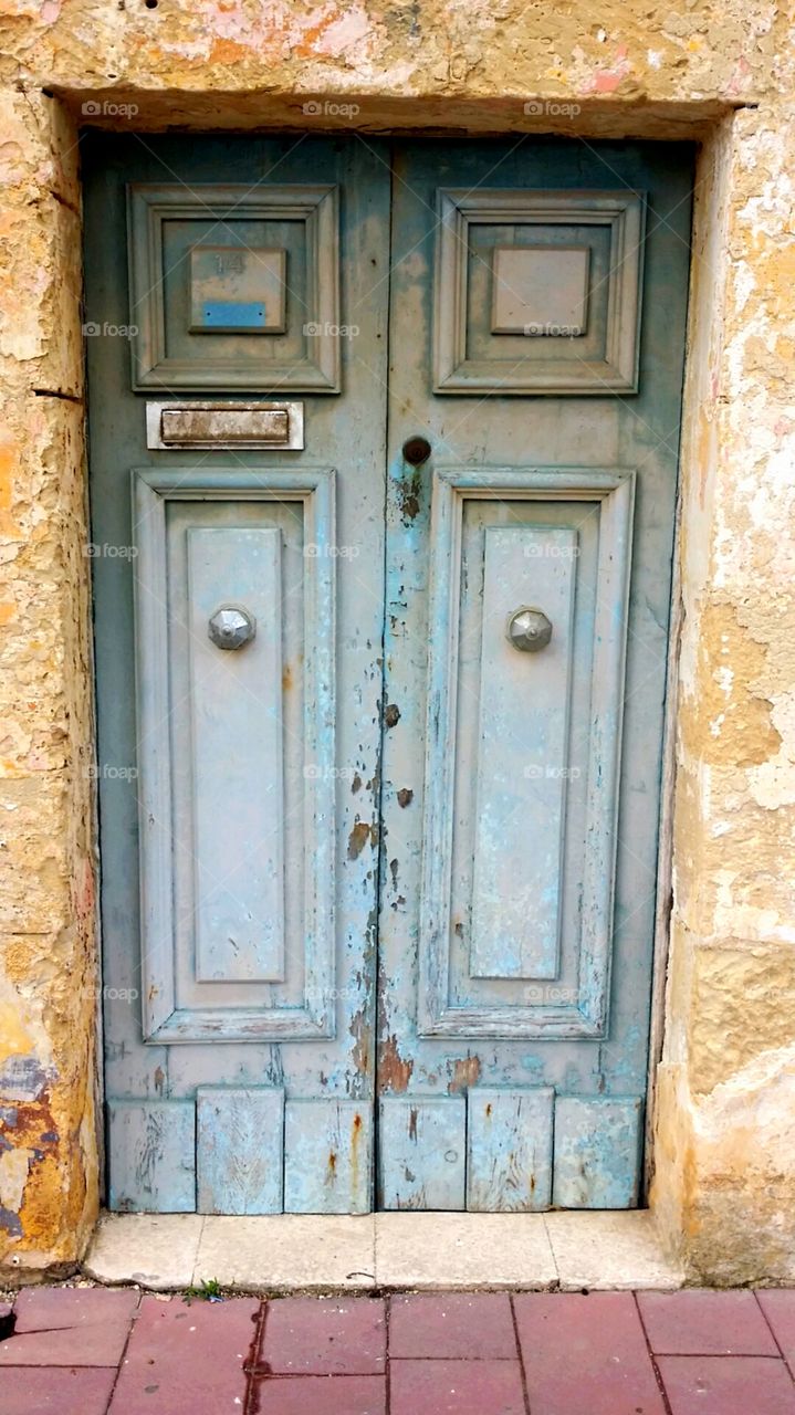 old blue door in Malta
