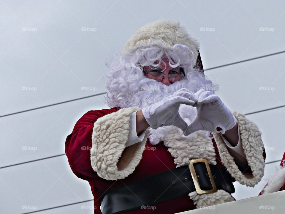 The grand entrance of the long awaited Santa Clause. This was the kid’s favorite and long awaited float. 