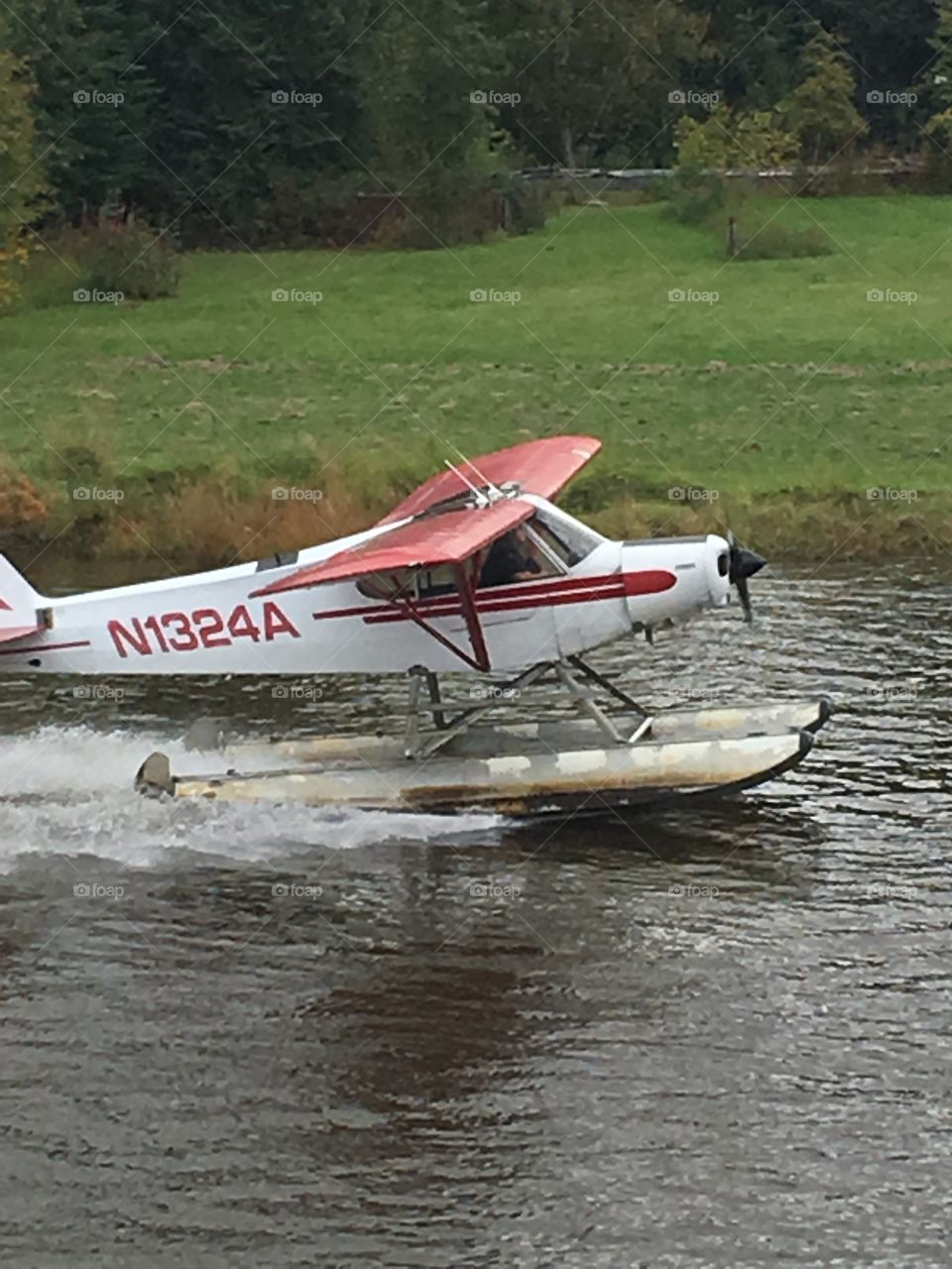 Float plane landing