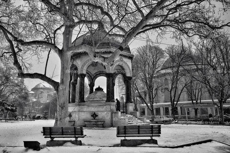 Snowy day in istanbul