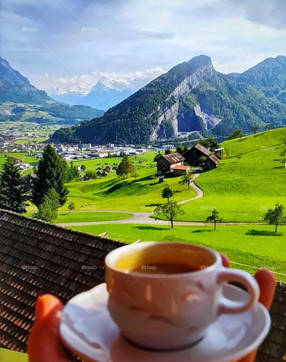 In nature, light creates the color. In the picture, color creates the light. 🌄