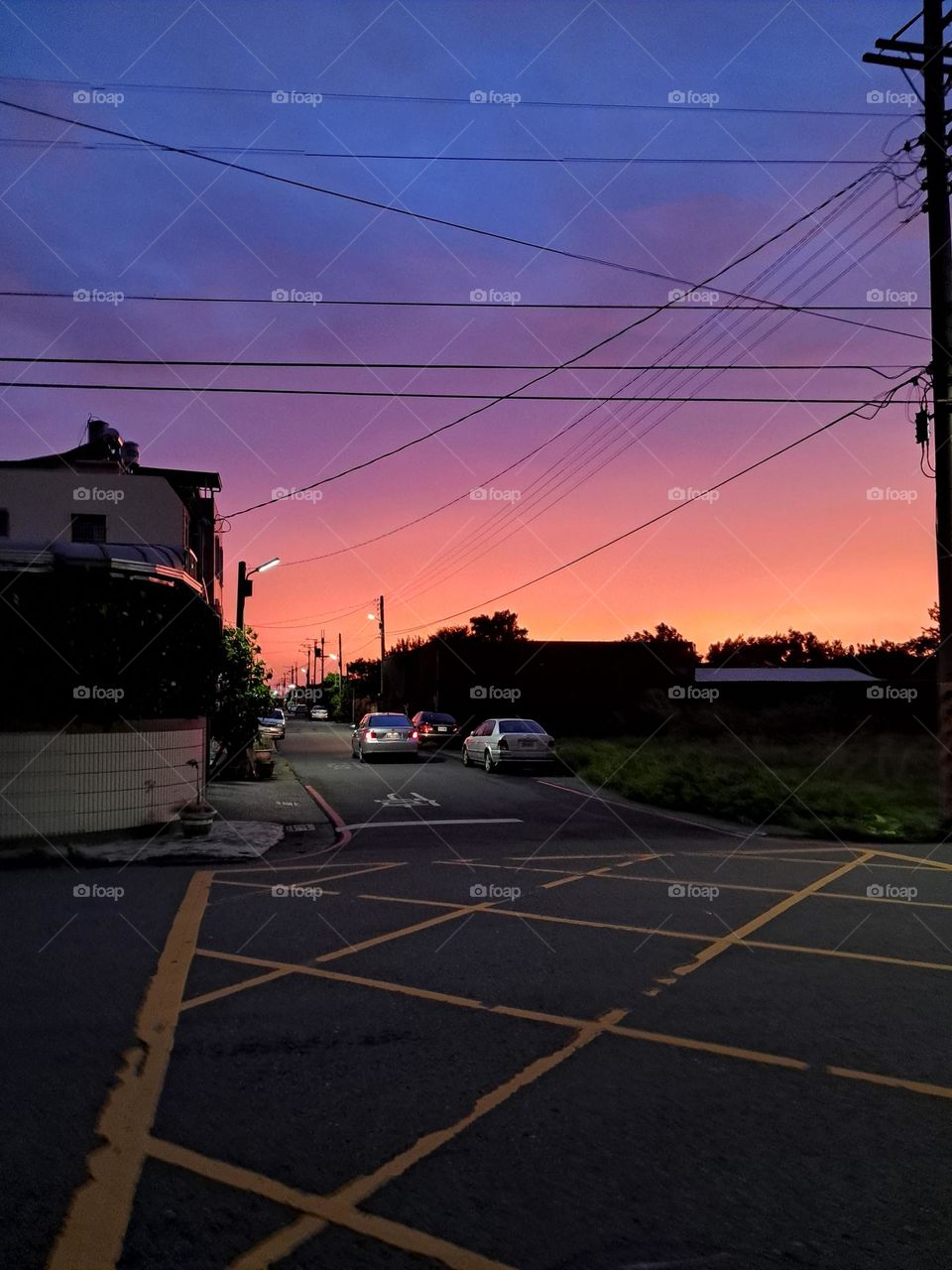 Go home at dusk before the typhoon