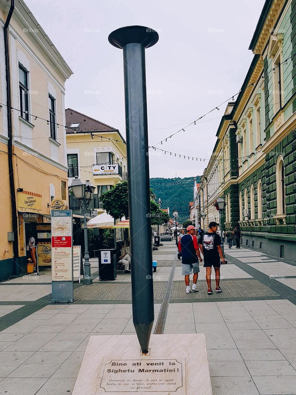 the nail that hangs the map of Romania in the nail