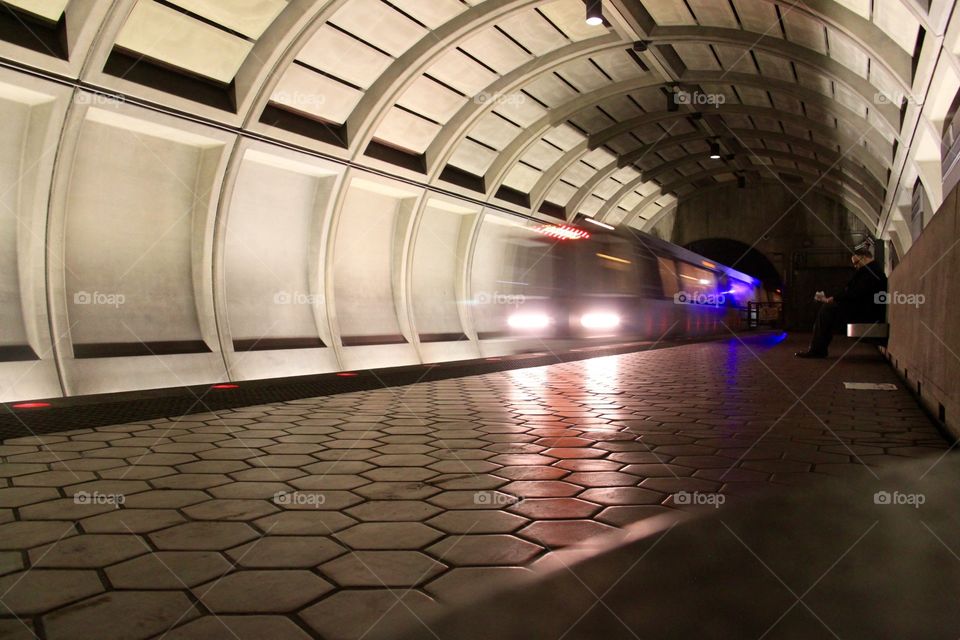 Train arrives at the DC metro
