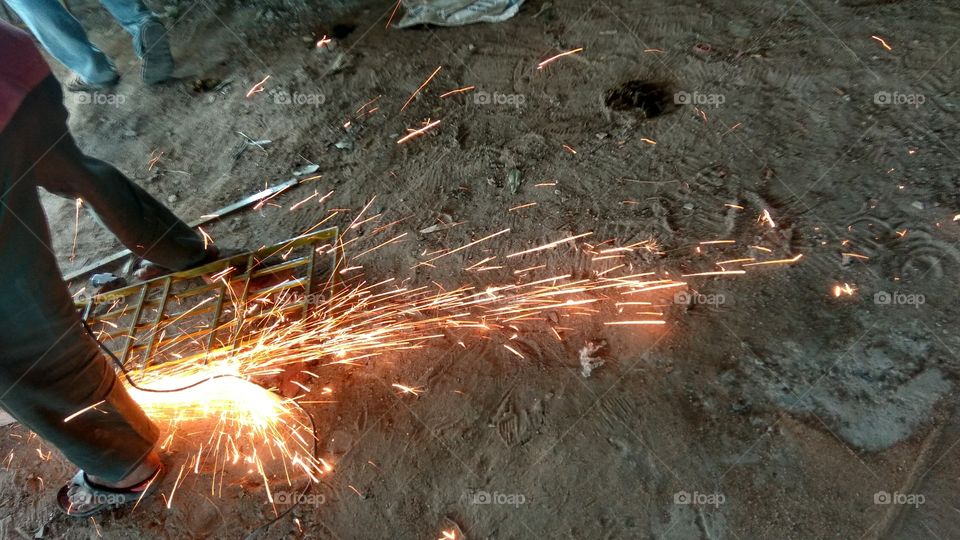 wending welder sparks