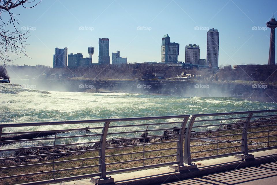 Niagara in April